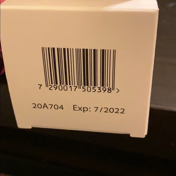 Lavish Age Away Replenishing Cream - Picture 2 of 2